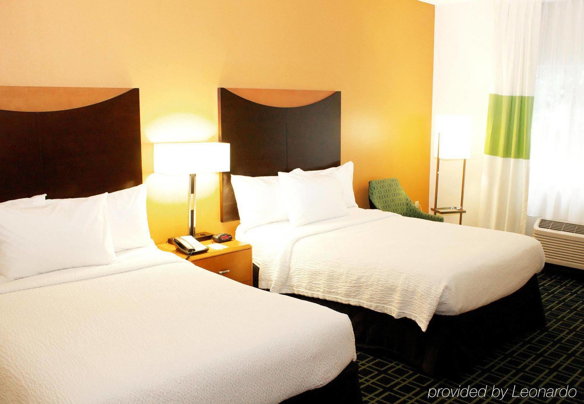 Fairfield Inn And Suites St Petersburg Clearwater Пинеллас-Парк Экстерьер фото